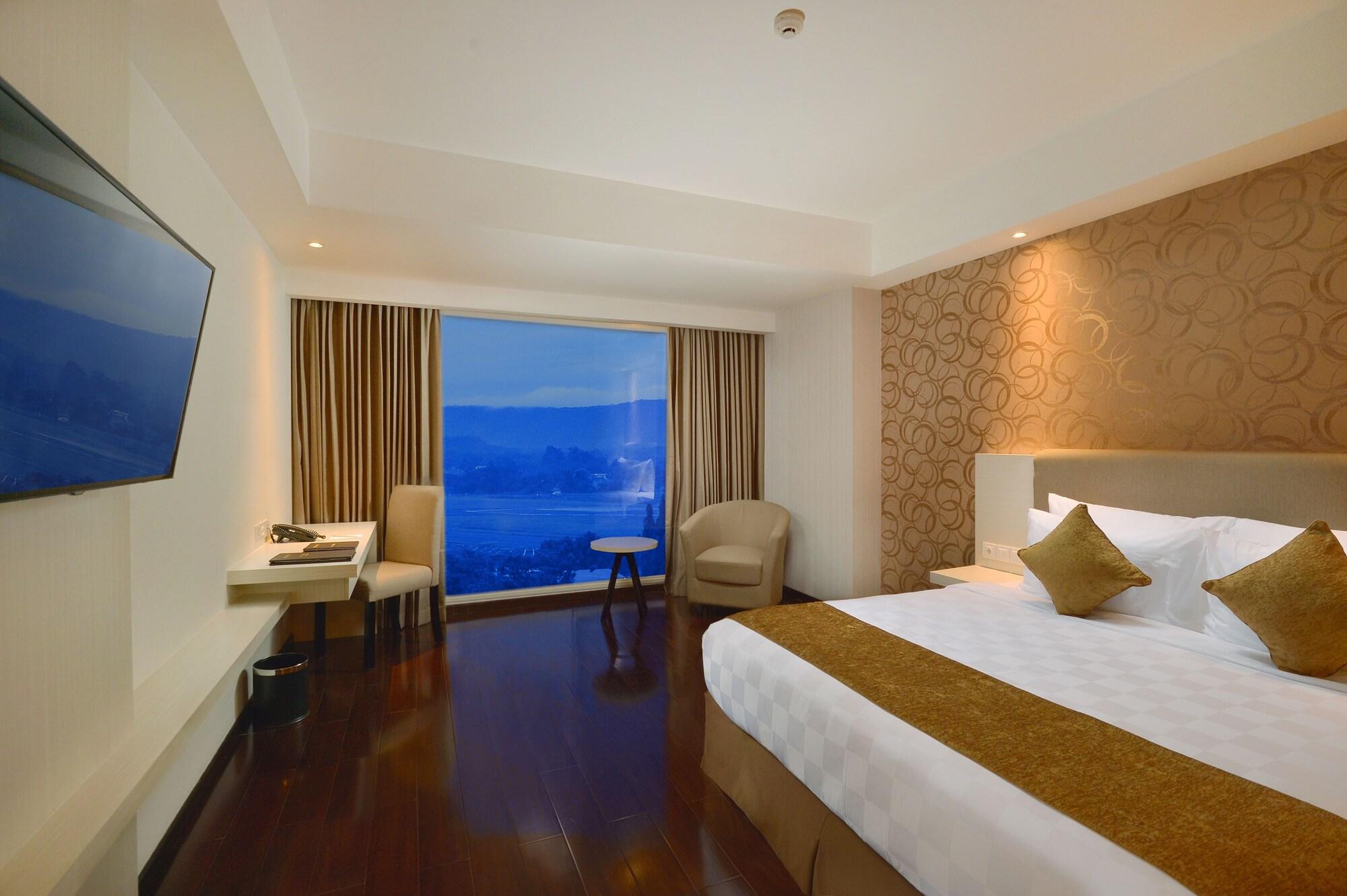 Platinum Adisucipto Hotel & Conference Center Kalasan Zewnętrze zdjęcie
