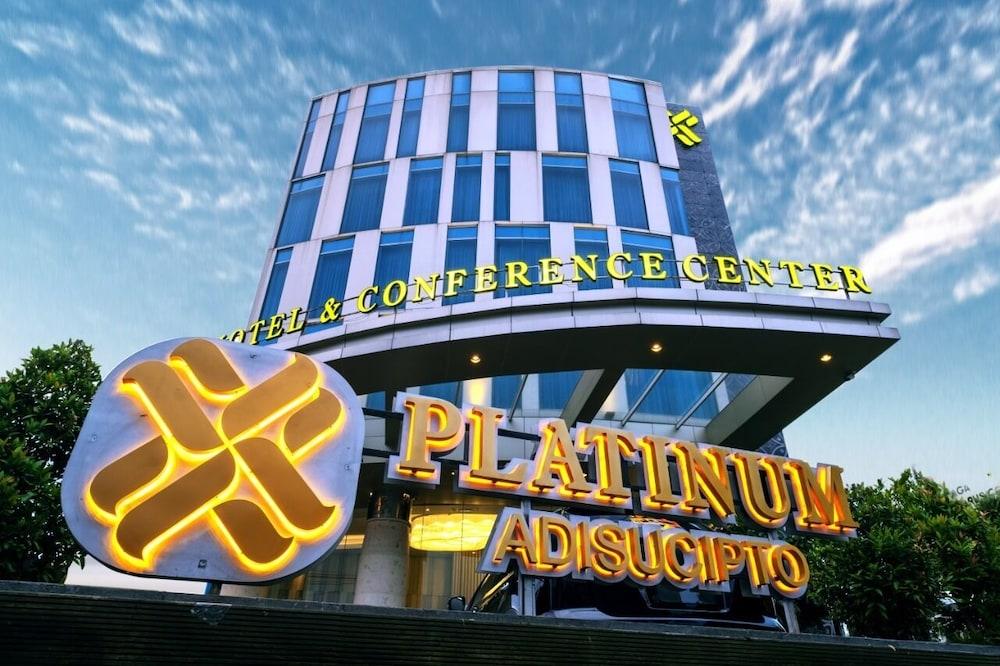 Platinum Adisucipto Hotel & Conference Center Kalasan Zewnętrze zdjęcie