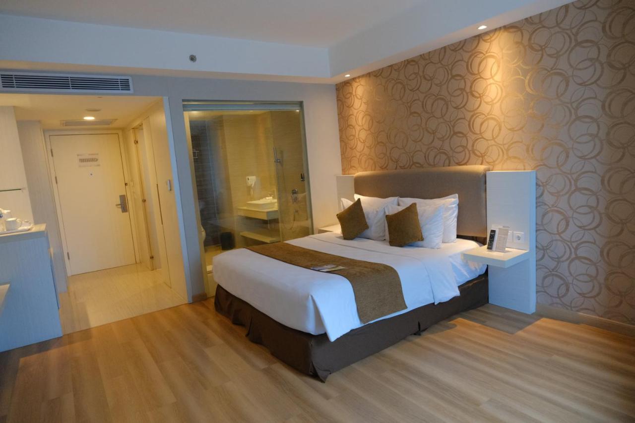Platinum Adisucipto Hotel & Conference Center Kalasan Zewnętrze zdjęcie