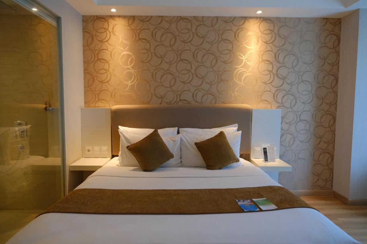 Platinum Adisucipto Hotel & Conference Center Kalasan Zewnętrze zdjęcie