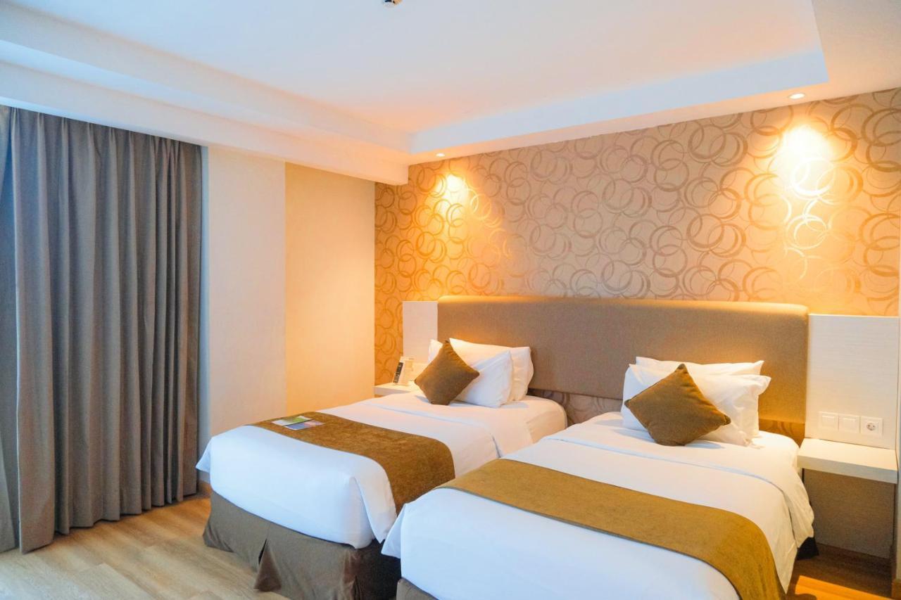 Platinum Adisucipto Hotel & Conference Center Kalasan Zewnętrze zdjęcie