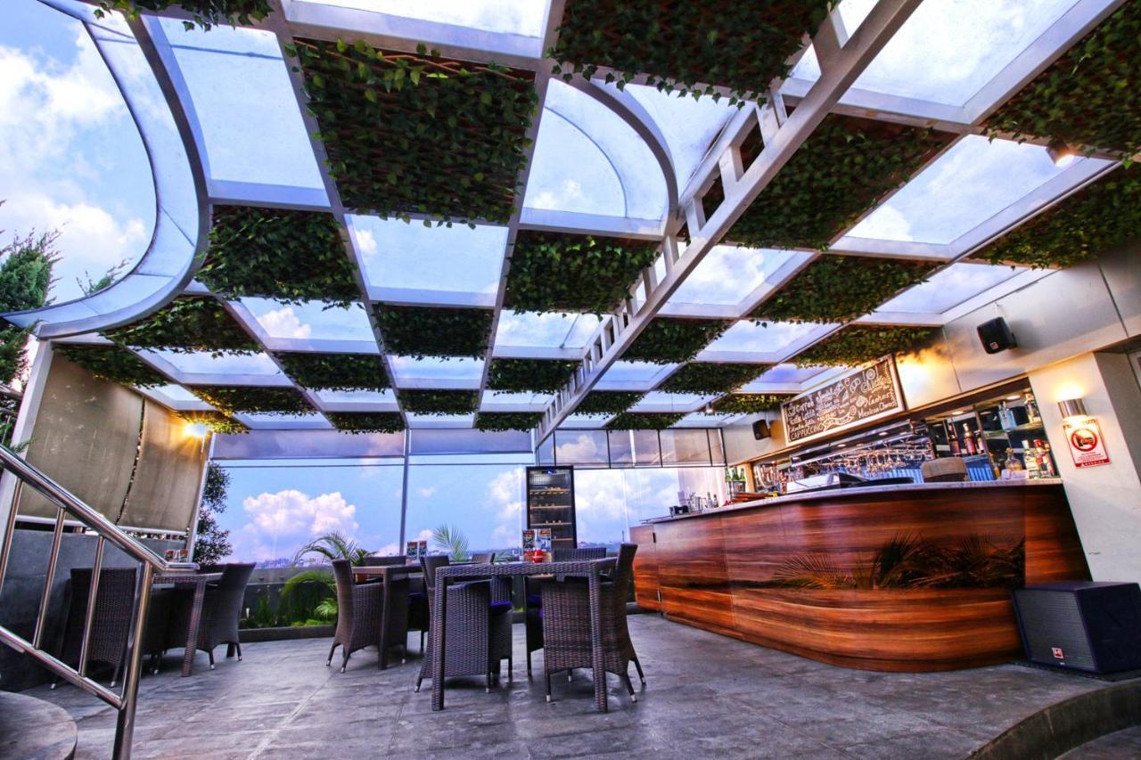 Platinum Adisucipto Hotel & Conference Center Kalasan Zewnętrze zdjęcie