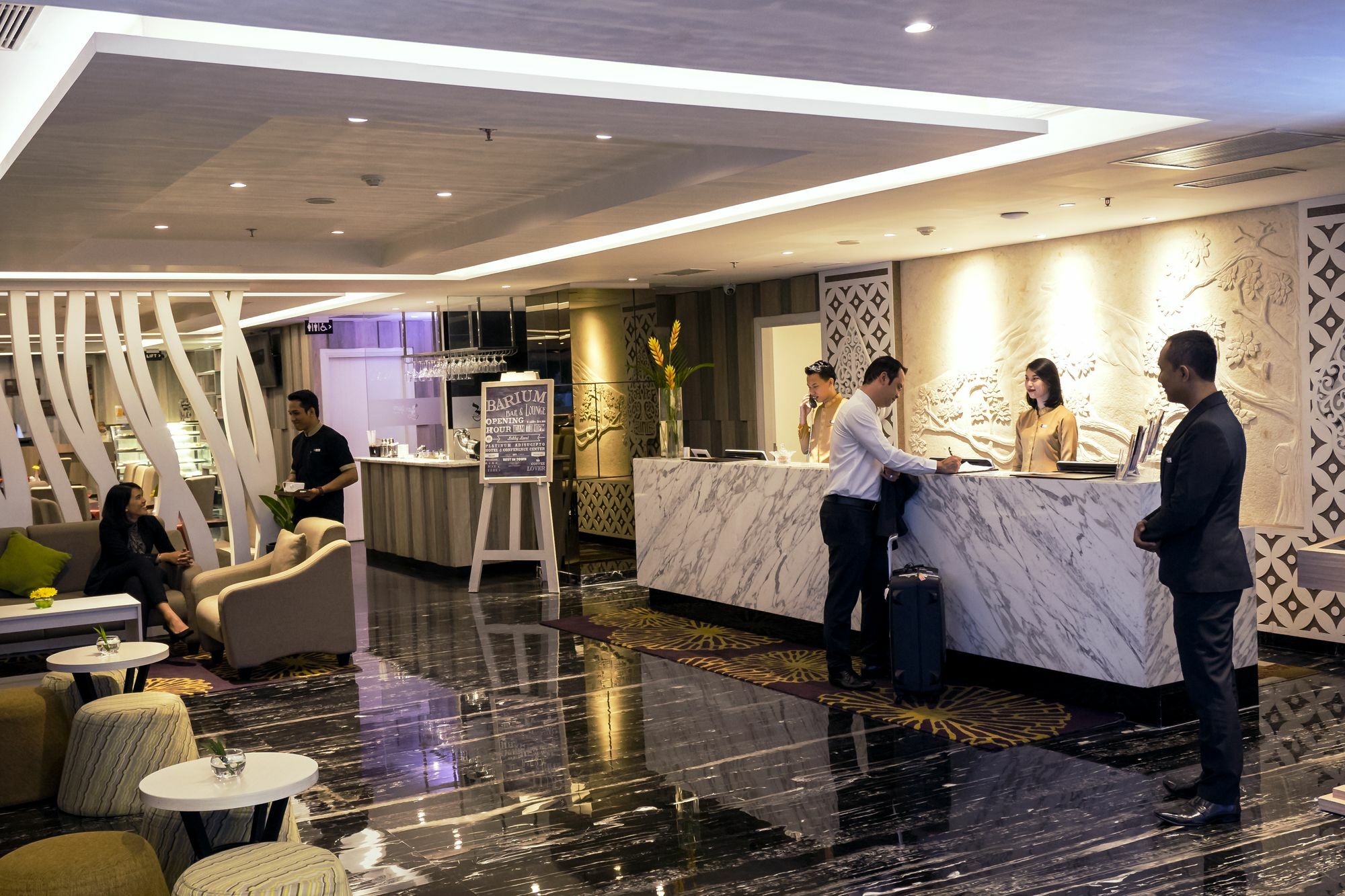 Platinum Adisucipto Hotel & Conference Center Kalasan Zewnętrze zdjęcie