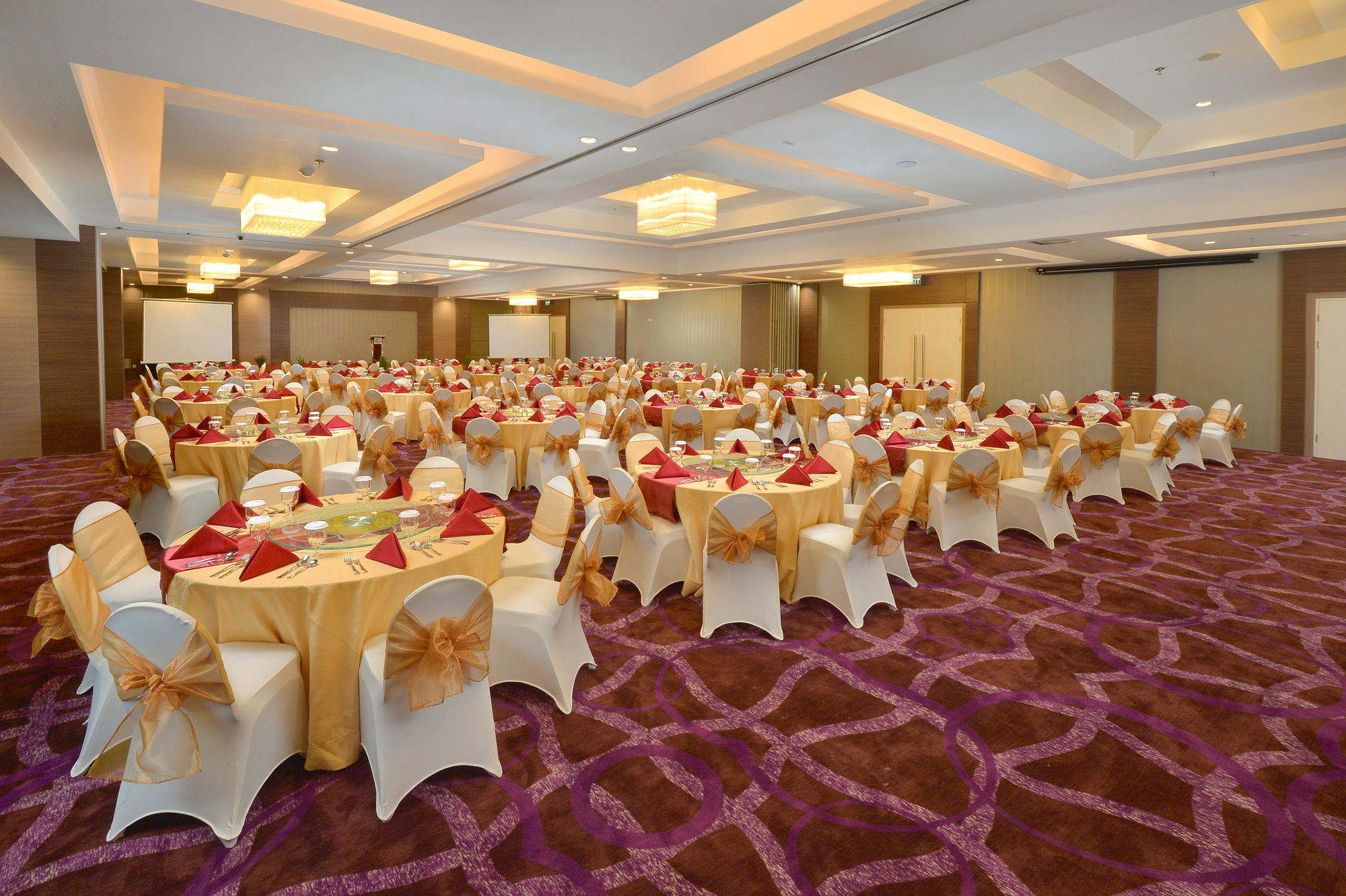 Platinum Adisucipto Hotel & Conference Center Kalasan Zewnętrze zdjęcie
