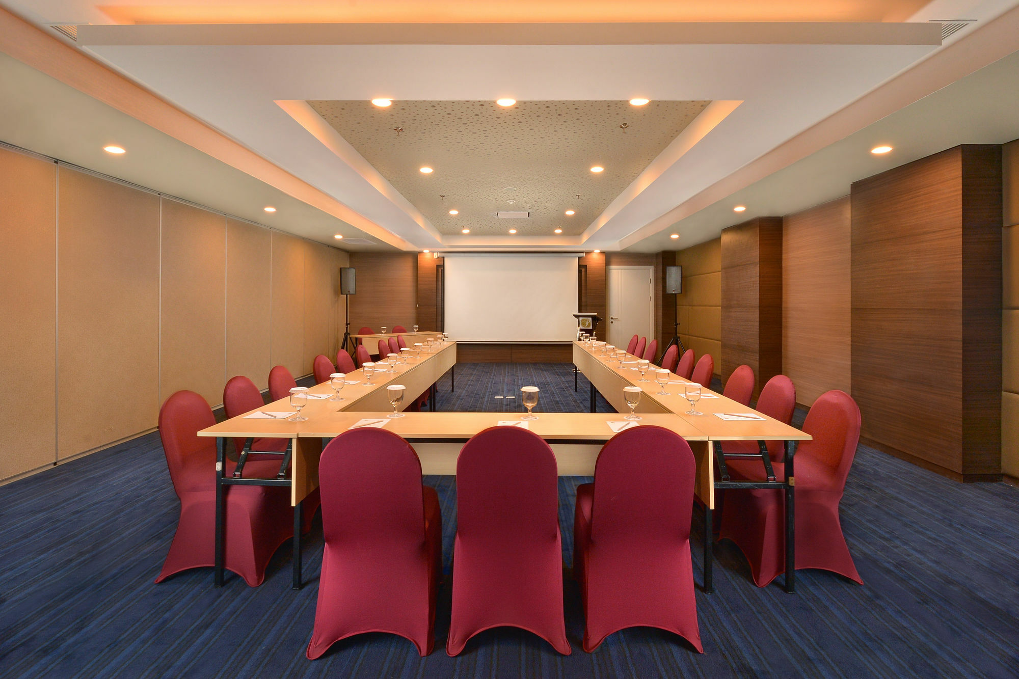 Platinum Adisucipto Hotel & Conference Center Kalasan Zewnętrze zdjęcie